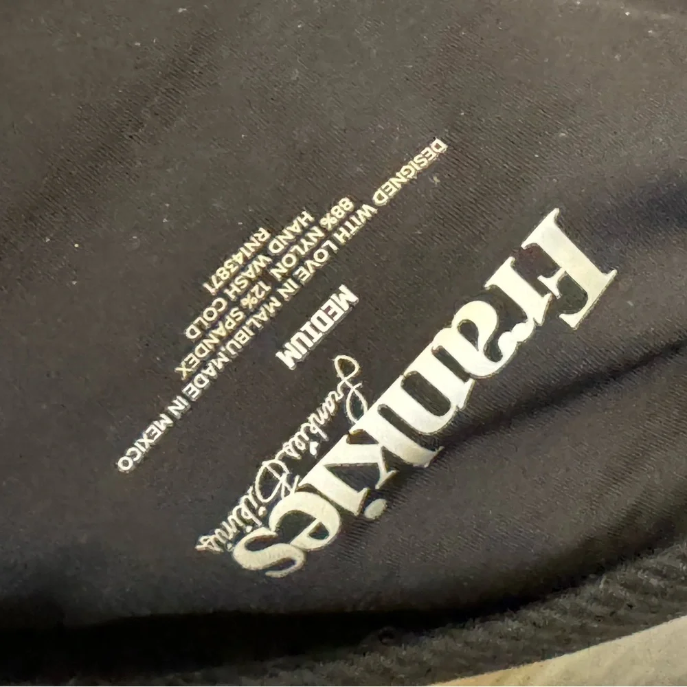 Bikini - Picture 3 of 3